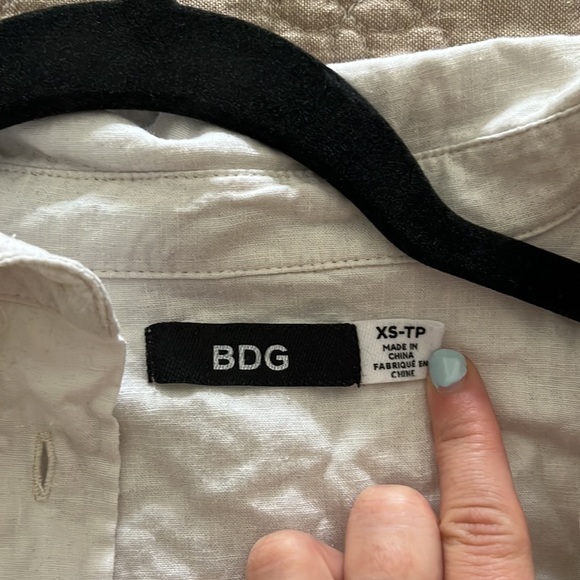 BDG collared cropped tie top - Picture 3 of 6